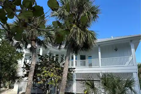Light and Bright Florida Style Home in Herons Landing