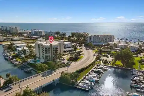 Rare Corner End Unit in a Lovely Community