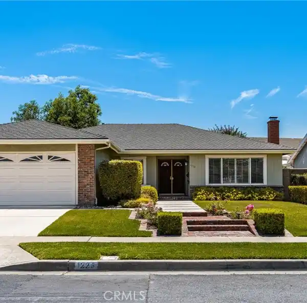 CHARMING SINGLE-STORY HOME NEAR OLD TOWNE ORANGE
