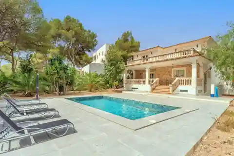 Mediterranean Villa with Pool