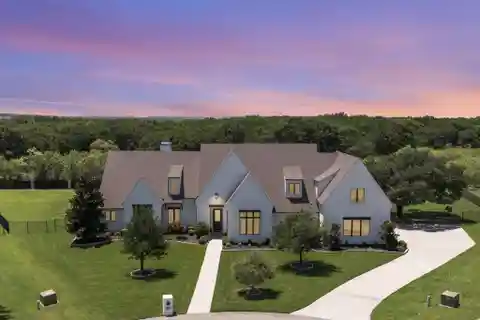 Exquisite Home in Guarded and Gated Community