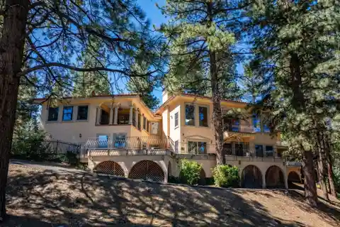 Private Verdi Estate with 7-Car Garage