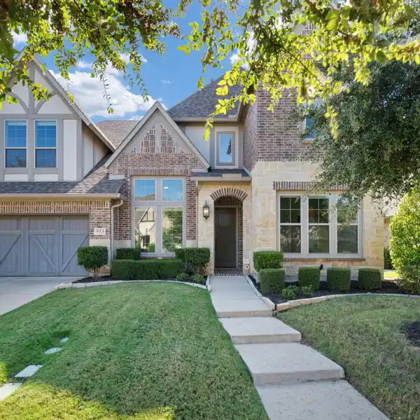 MODERN FAMILY HOME IN SOUGHT-AFTER FRISCO LOCATION