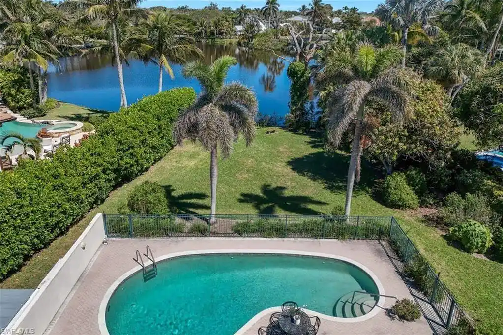 Lovely Lakefront Property