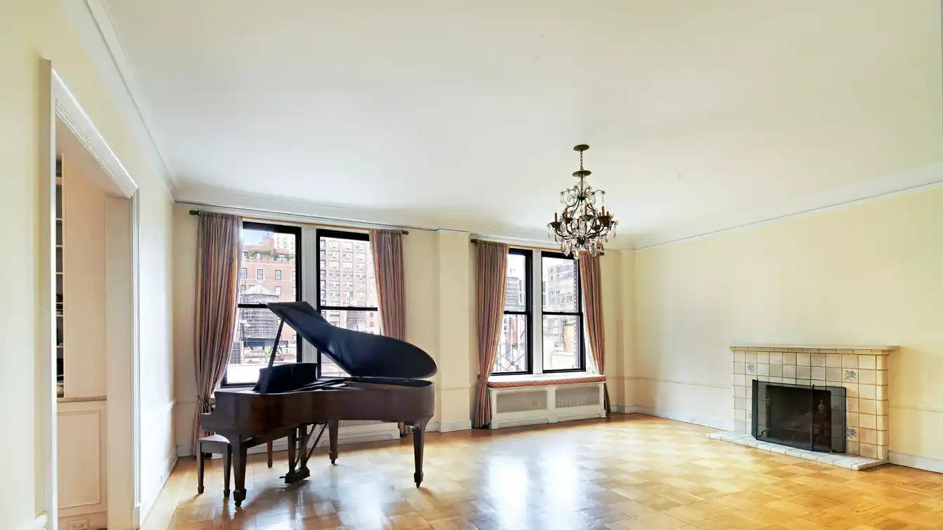 Elegant Duplex Offers Extraordinary Space