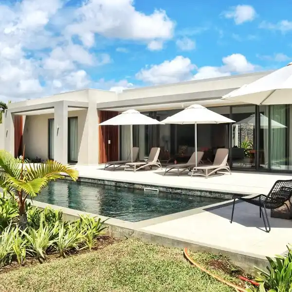 ELEGANTLY DESIGNED VILLA OFFERS REFINED ISLAND LIVING