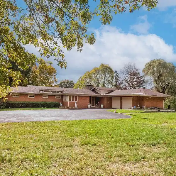 TIMELESS TRANQUILITY ON EXPANSIVE GROUNDS