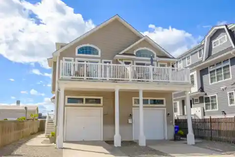 Three-Level Home One Block to the Bay