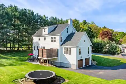 Immaculate Open-concept Home