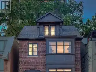 Immaculate Residence in Convenient Location