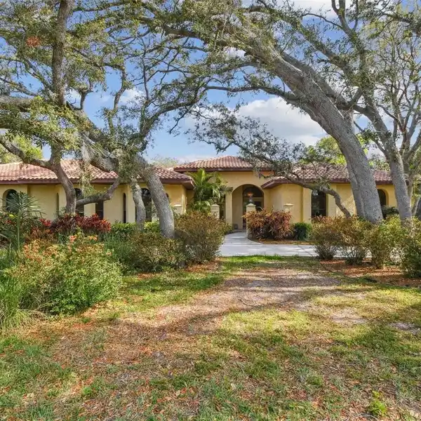 LUXURIOUS TRANQUILITY IN A CONVENIENT LOCATION