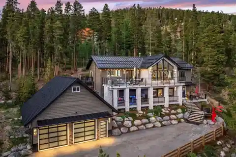 Refined Luxury Mountain Retreat