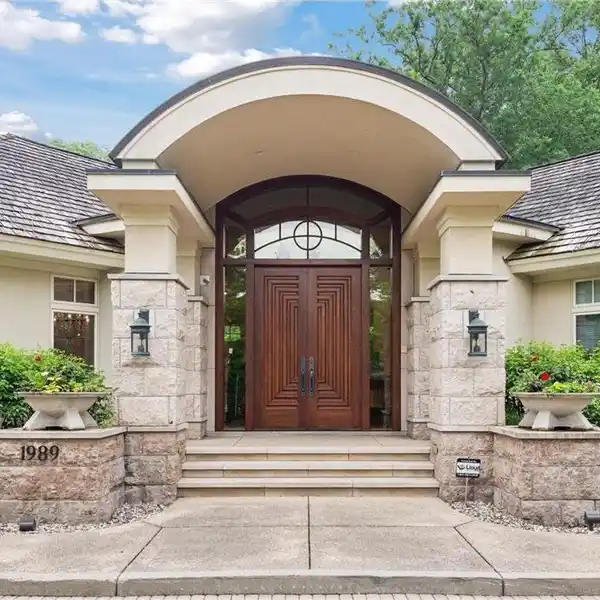 EXQUISITE CUSTOM HOME IN PRIME MINNETONKA LOCATION