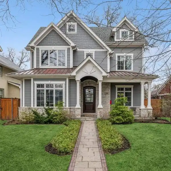 NEWER CONSTRUCTION IN SOUGHT-AFTER EAST WILMETTE