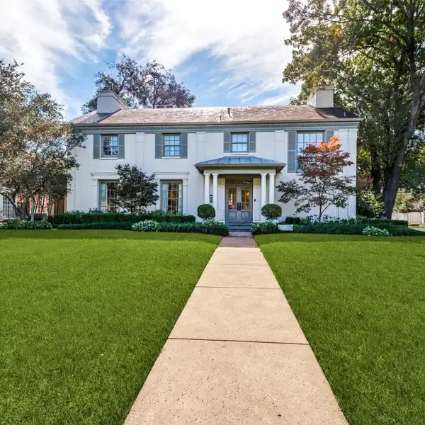 BEAUTIFUL BRADFIELD HOME