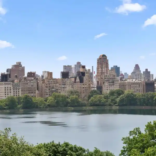 GRAND CORNER APARTMENT WITH AMAZING VIEWS