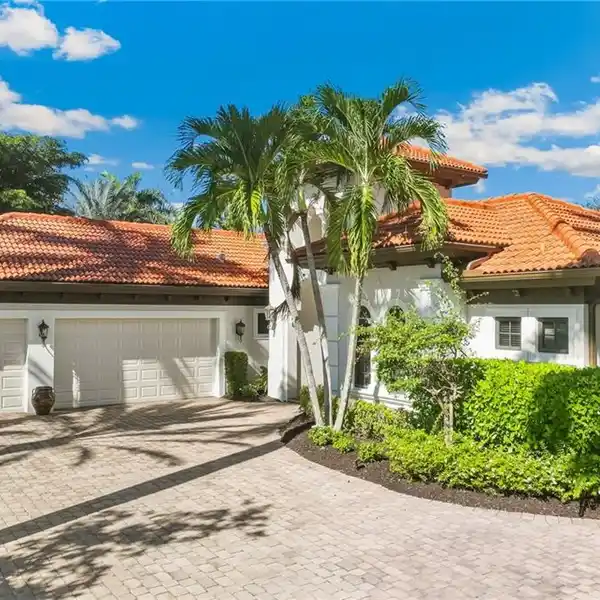 COURTYARD ESTATE BLENDING RESORT AMBIANCE WITH MODERN COMFORT