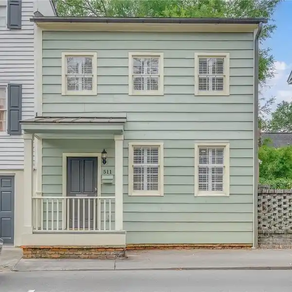 BEAUTIFULLY RENOVATED HOME IN THE NATIONAL HISTORIC LANDMARK DISTRICT