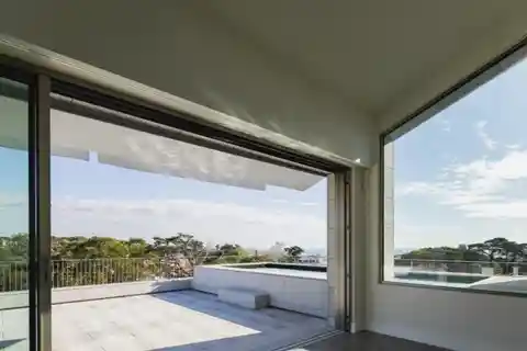 Luxurious Duplex Penthouse in Monte Estoril