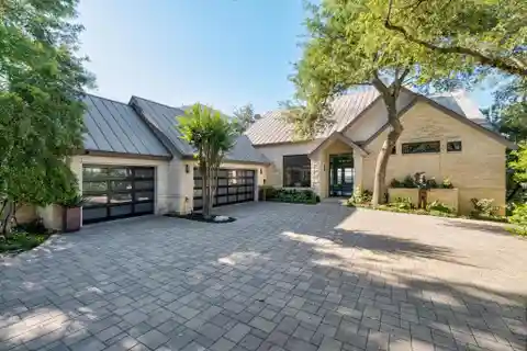Panoramic View Residence Perched Atop Shepherd Mountain
