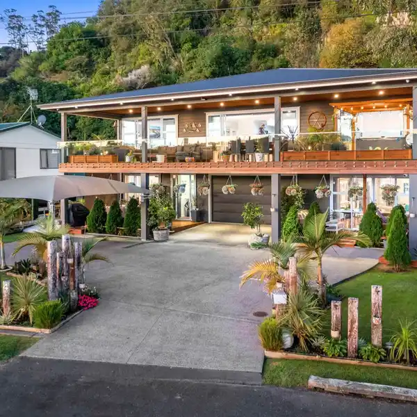 THE ULTIMATE IN COASTAL LUXURY