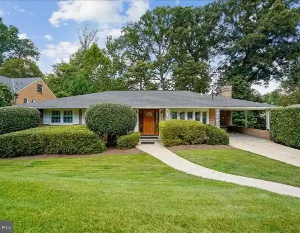 SPACIOUS BRICK RAMBLER WITH ELEGANT FLOW