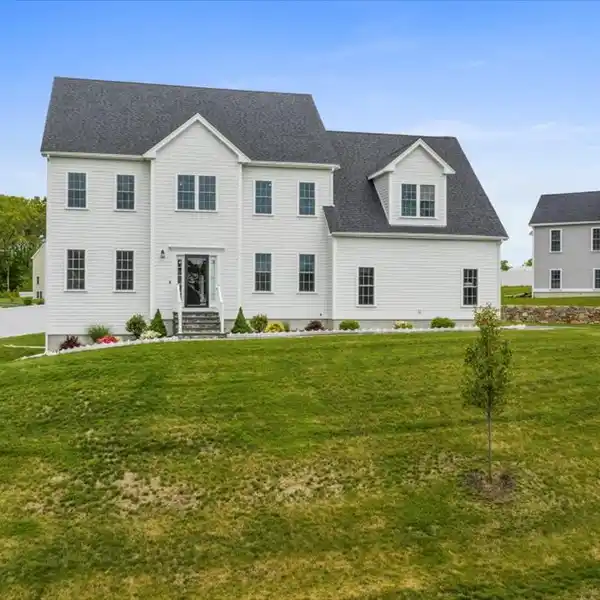 BETTER-THAN-NEW COLONIAL HOME