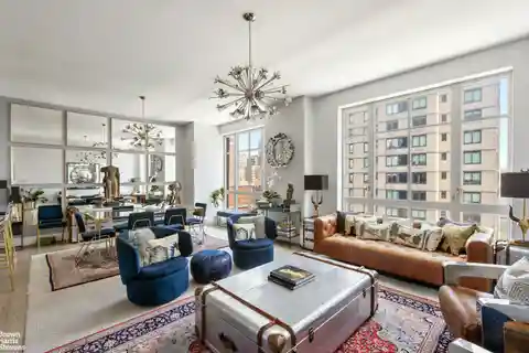 Light-Filled Home in the Prestigious Kent Condominium