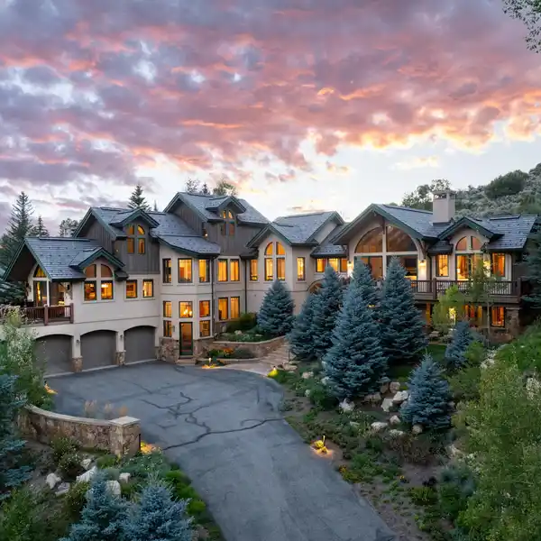 EXQUISITE HOME IN SINGLETREE