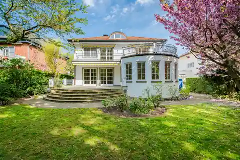 Stylish Villa in Sought-After Location