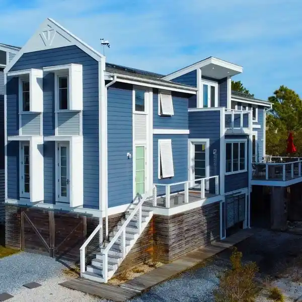 GORGEOUS COASTAL HOME