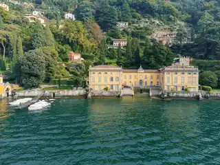 Elegant Apartment of the Wonderful Villa Taverna in Torno