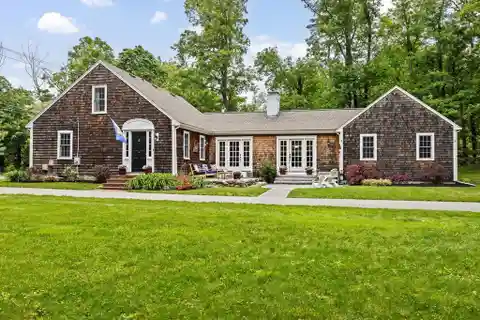 South Shore Cape with Stunning Modern Updates