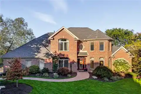 Extraordinary Custom-Built Residence in Nevillewood