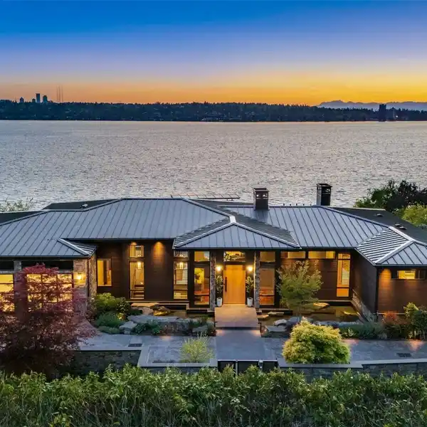 ONCE-IN-A-LIFETIME OPPORTUNITY ON THE GOLD COAST