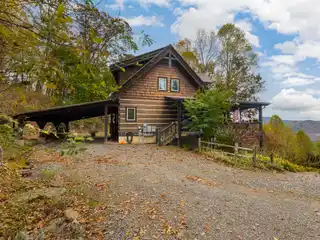 Artisan Luxury with Endless Mountain Views