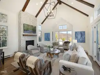 Completely Renovated Kensington Green Residence