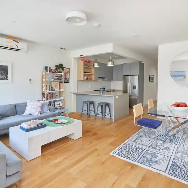 OVERSIZED AND GORGEOUS CONDO DUPLEX