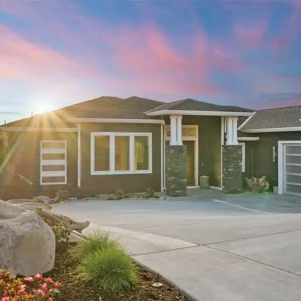 EXQUISITE CUSTOM HOME WITH BREATHTAKING VIEWS