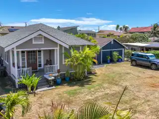 Charming Upgraded Hawaiian Plantation-Style Home