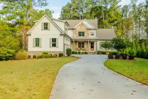 Tranquil Views from Expansive Outdoor Living Spaces