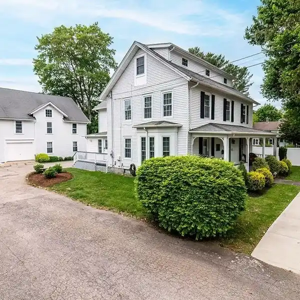 1880 GEM WITH CARRIAGE HOUSE BONUS