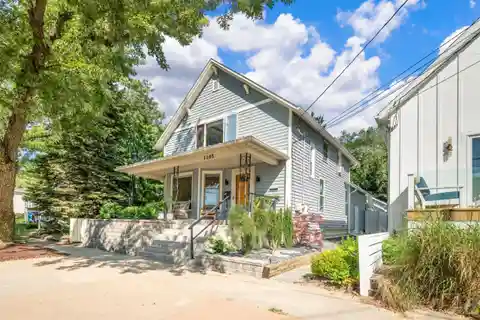 Versatile Property Steps from Lions Park Beach