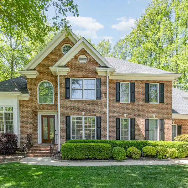 ELEGANT NORTH RALEIGH RETREAT