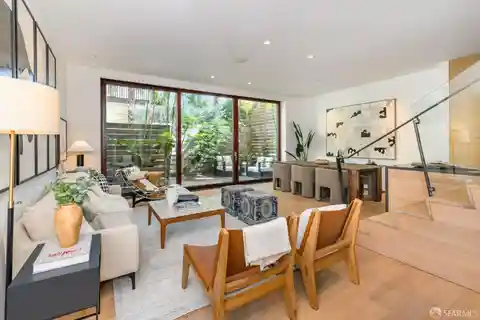 Special Luxury Townhouse Style Residence