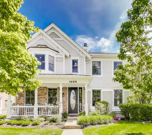 BEAUTIFULLY REFRESHED RESIDENCE