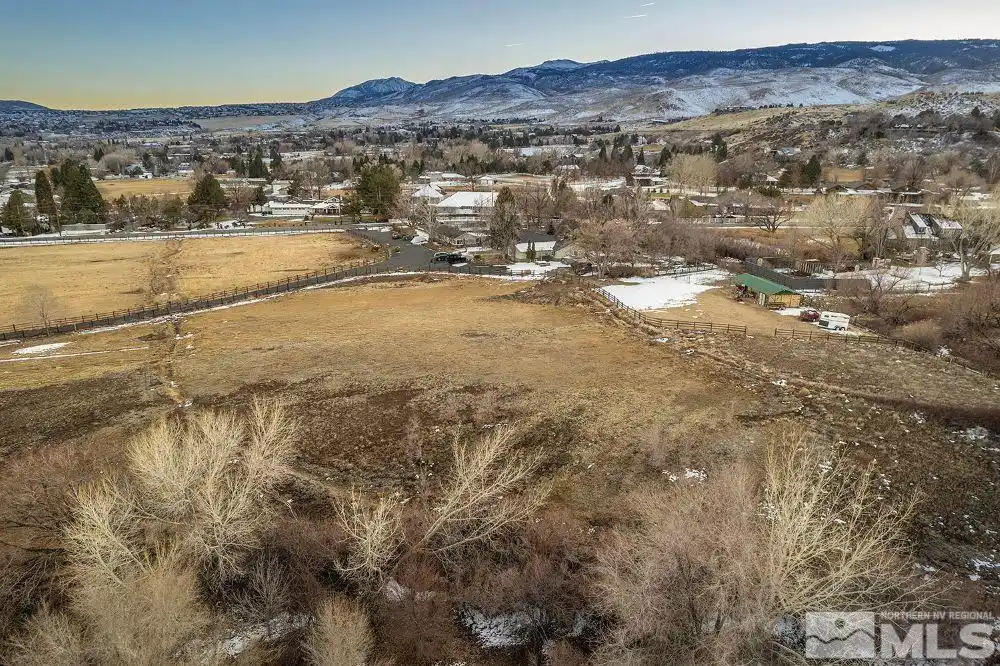 Gently Sloped 3-acre Parcel