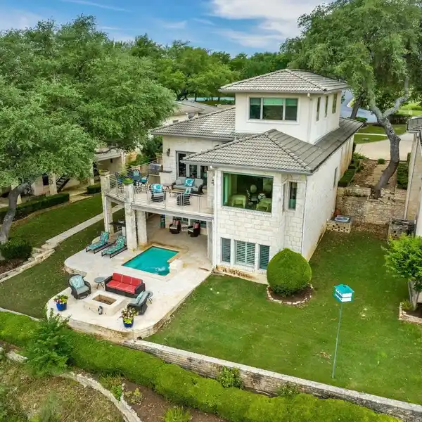 TURNKEY LIVING IN BARTON CREEK LAKESIDE