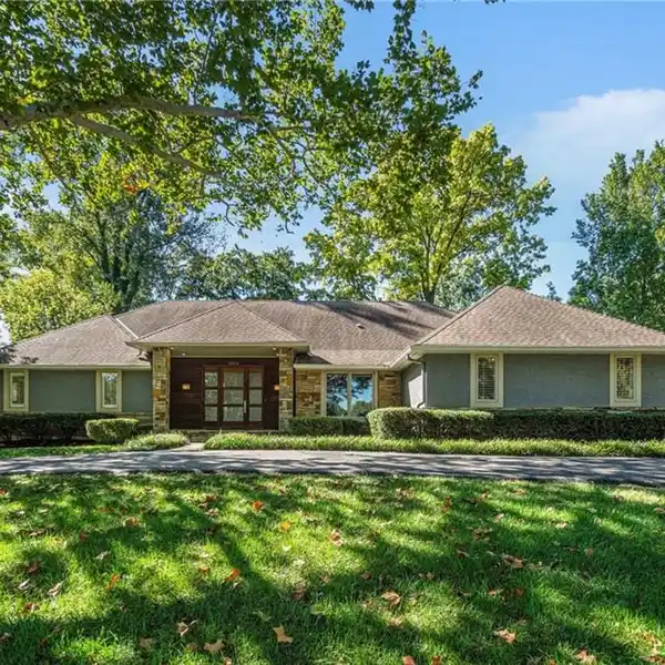 BEAUTIFUL HOME IN COVETED SAGAMORE HILLS