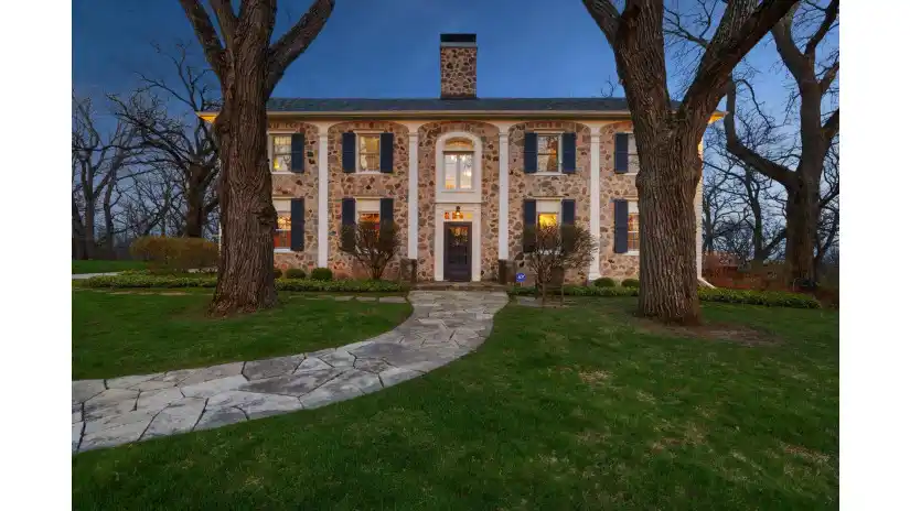 Red Brae Estate - a Majestic Legacy on 12.8 Acres